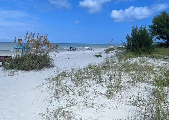 Sea Club #6 - Footprints In The